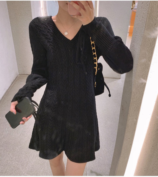 【Final Sale】V-collar Twist Knit Dress