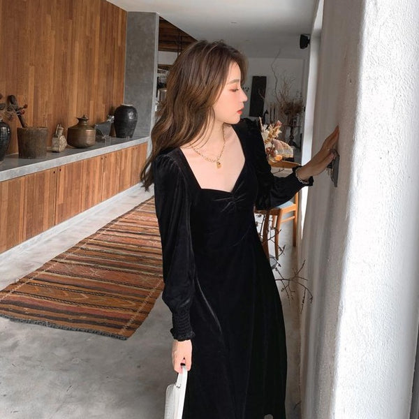 【Final Sale】Classic Velvet Touch Slit Dress